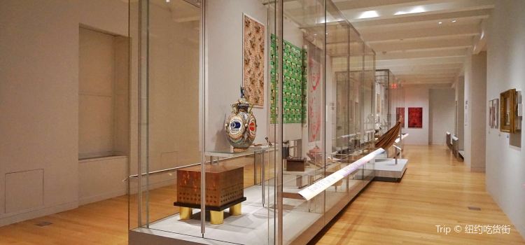 Cooper Hewitt Smithsonian Design Museum Travel Guidebook