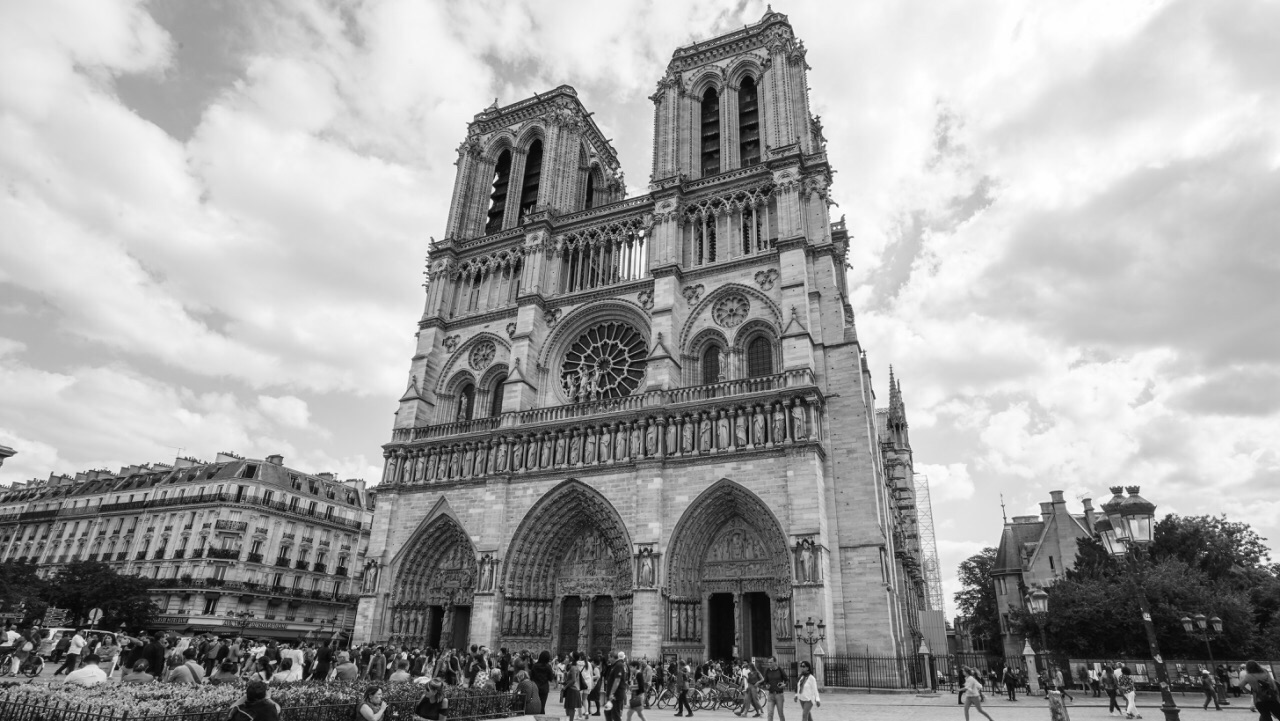 巴黎圣母院——历史上最为辉煌的建筑之一