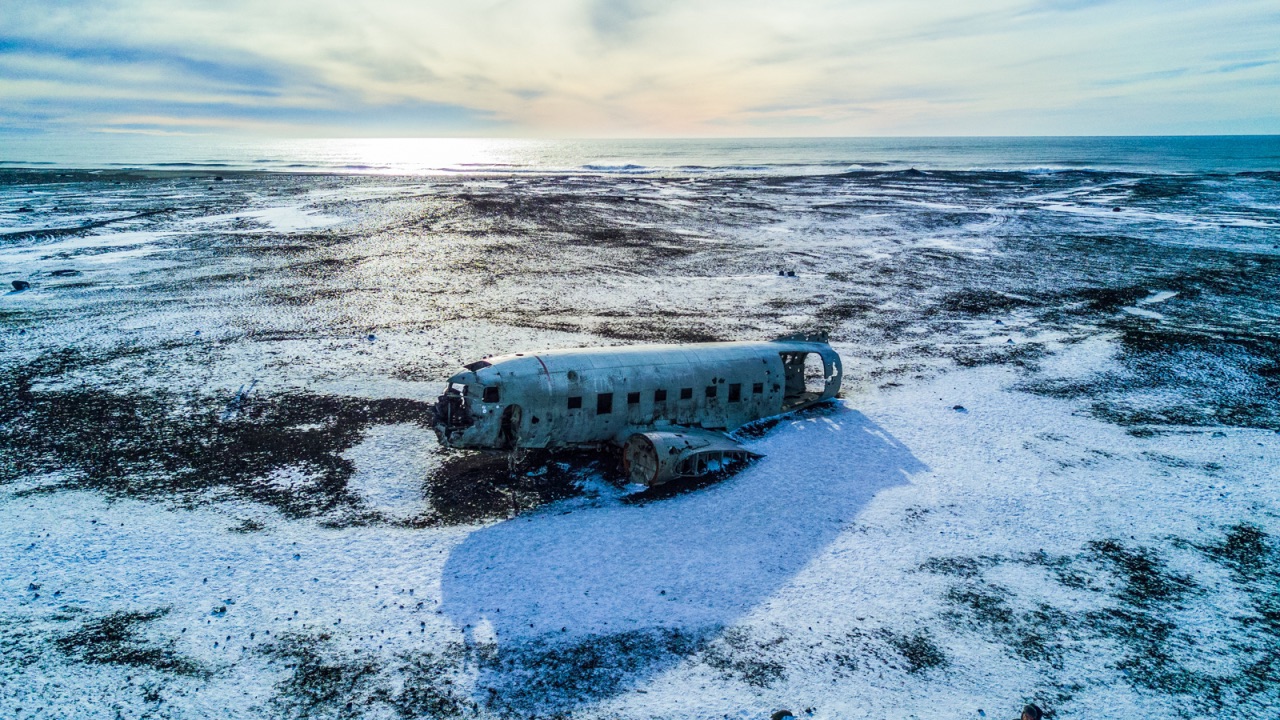 世界末日般的苍凉 冰岛飞机残骸