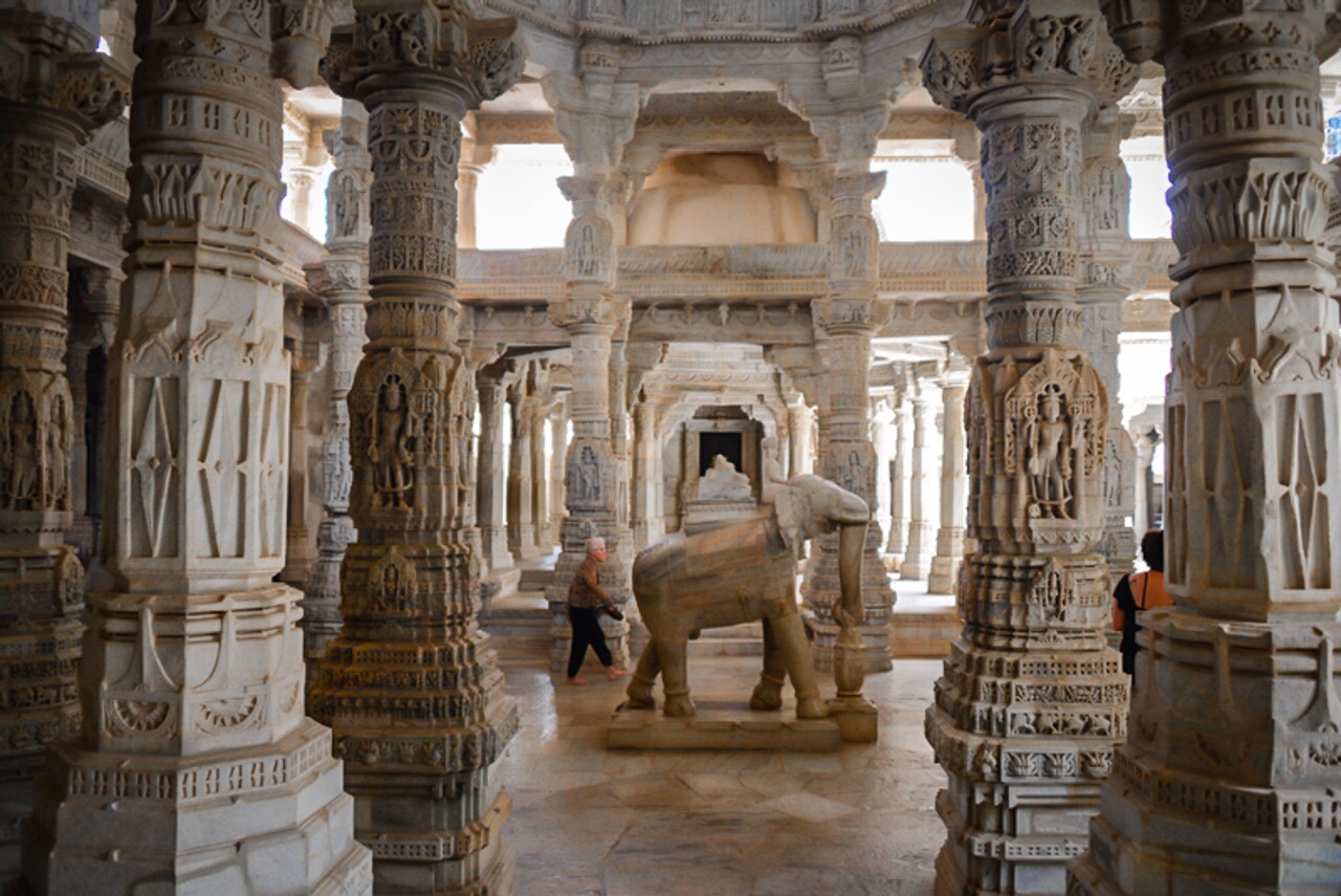 1444根大理石柱构建的耆那教信仰中心