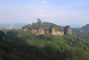 广东韶关丹霞山+南华禅寺一日游【纯玩包车+上门接送行程自由】【[纯玩包车]独立成团，行程独立自由，时间随心，睡到自然醒！家庭出游、亲子游、一对一服务。】