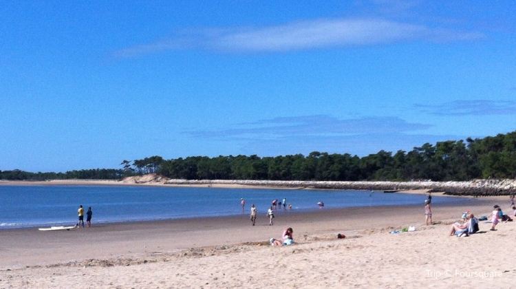 Plage De Gatseau Travel Guidebook Must Visit Attractions In