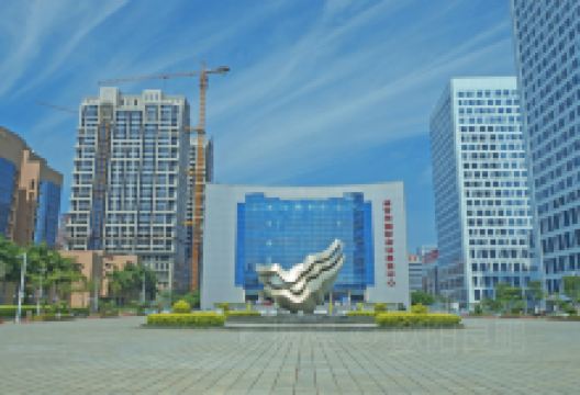 林百欣会展中心-北广场景点图片
