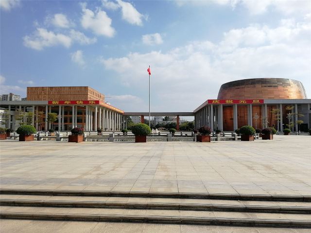 玉林市政广场攻略,玉林市政广场门票/游玩攻略/地址/图片/门票价格