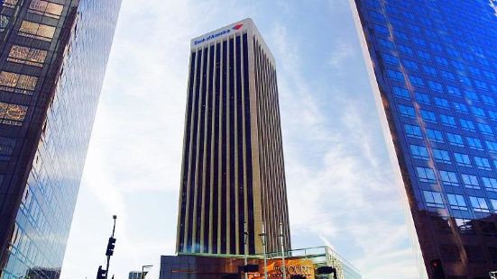 Faq City What S At The Top Of The Bank Of America Tower Wfae