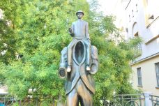 卡夫卡纪念碑-布拉格-尊敬的会员