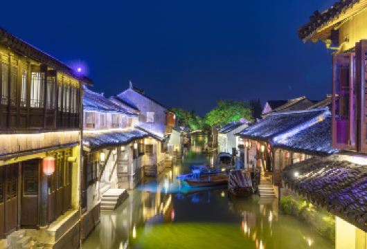 【品质纯玩团】苏州拙政园+寒山寺+游船+周庄+演出票一日游【本线路自主运营，服务至上，严选优秀导游，正规旅游巴士，保证一人一座，放心选择，天天发班。】