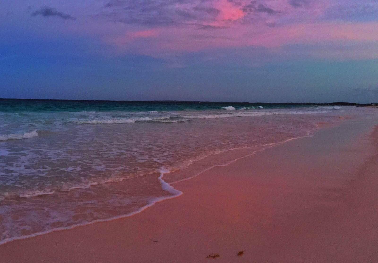 世界上最浪漫的沙滩一巴哈马粉色沙滩1