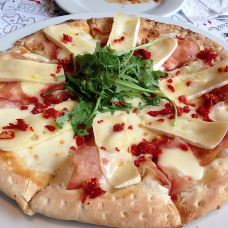 Brava Pizza & Espuma-帕尔克莱费夫雷-一只勺子子子子