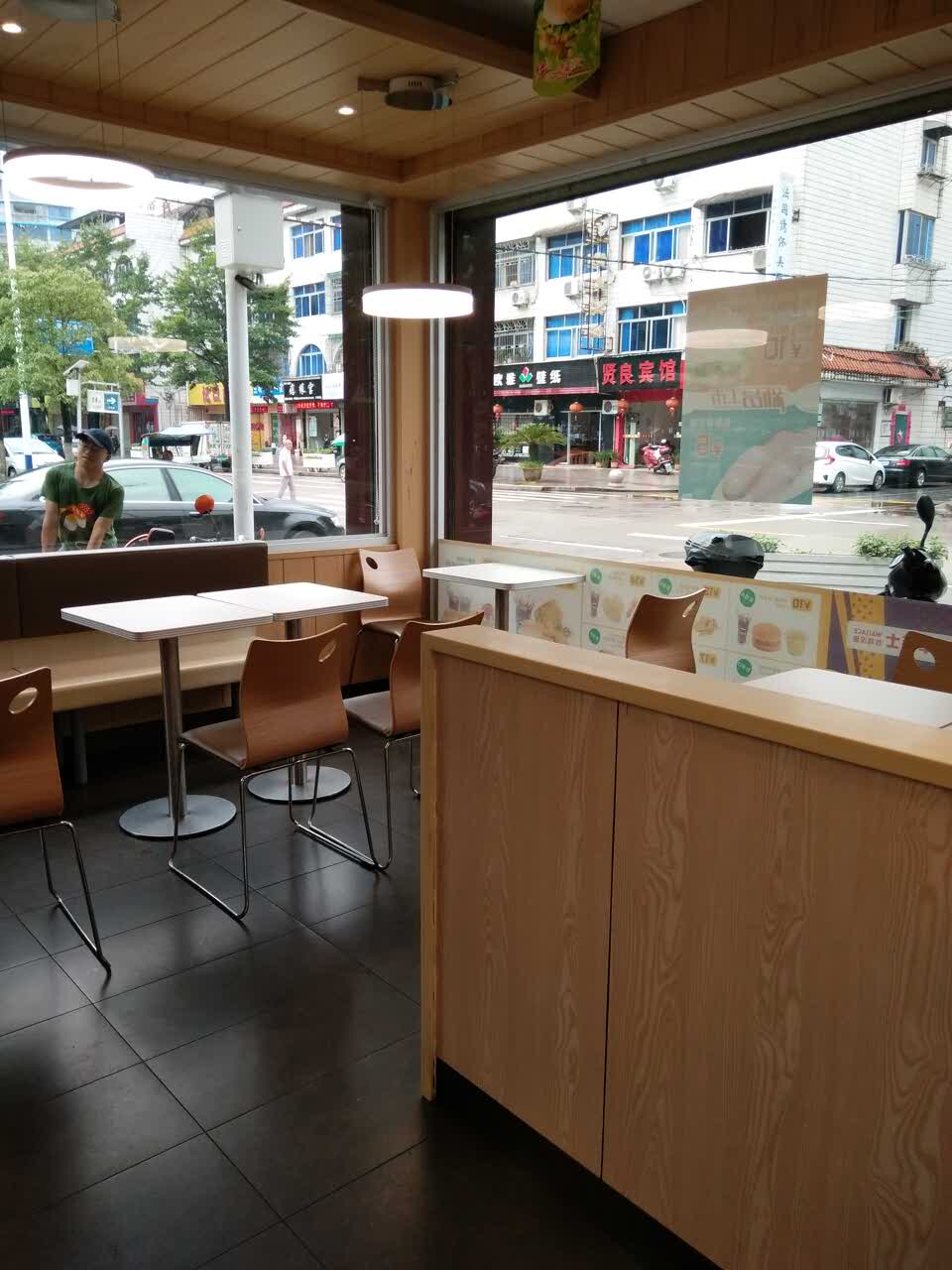 华莱士·炸鸡汉堡(贤良路店)餐厅图片