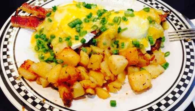 Mel's Commonwealth Cafe
