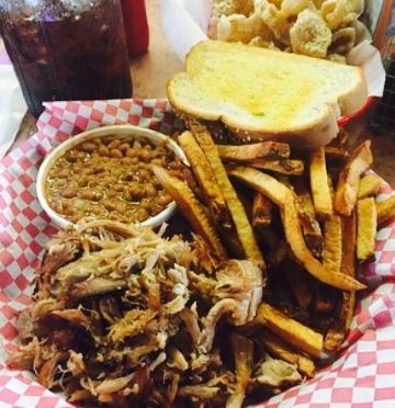 Squealer's Hickory Smoked Bar-B-Que餐厅图片