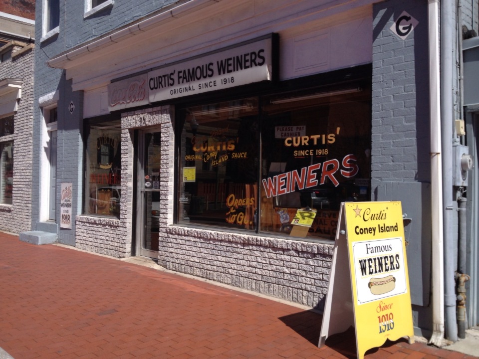 Curtis Famous Weiners餐厅图片