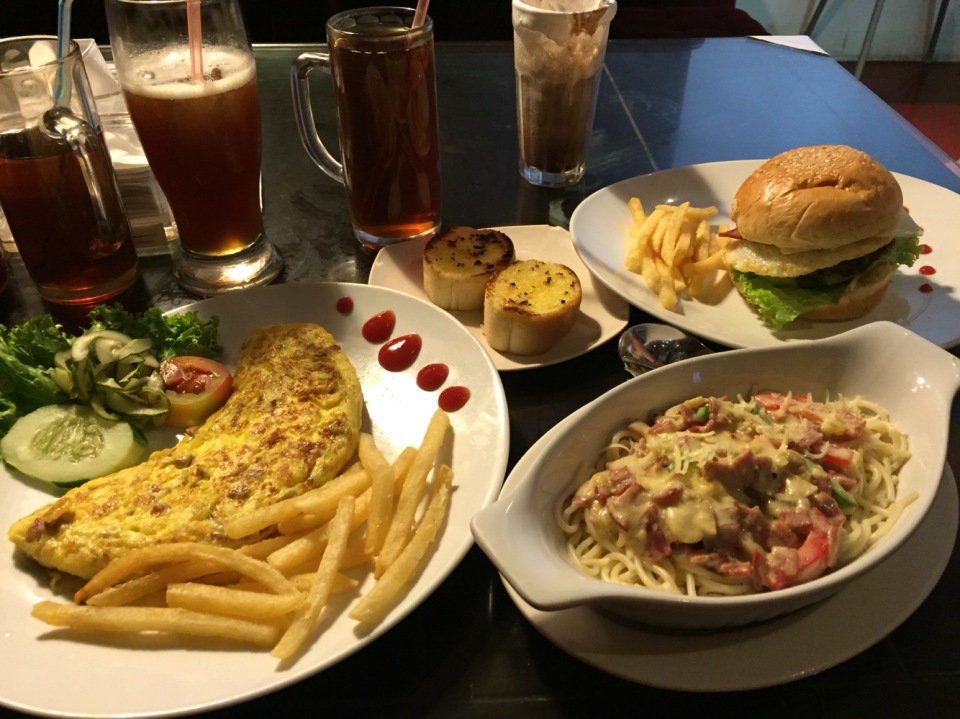 Steak Hut Manyar Kertoarjo