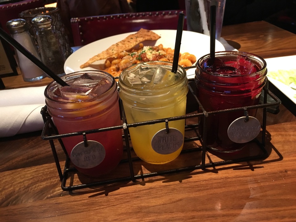 Lazy Dog Restaurant & Bar餐厅图片