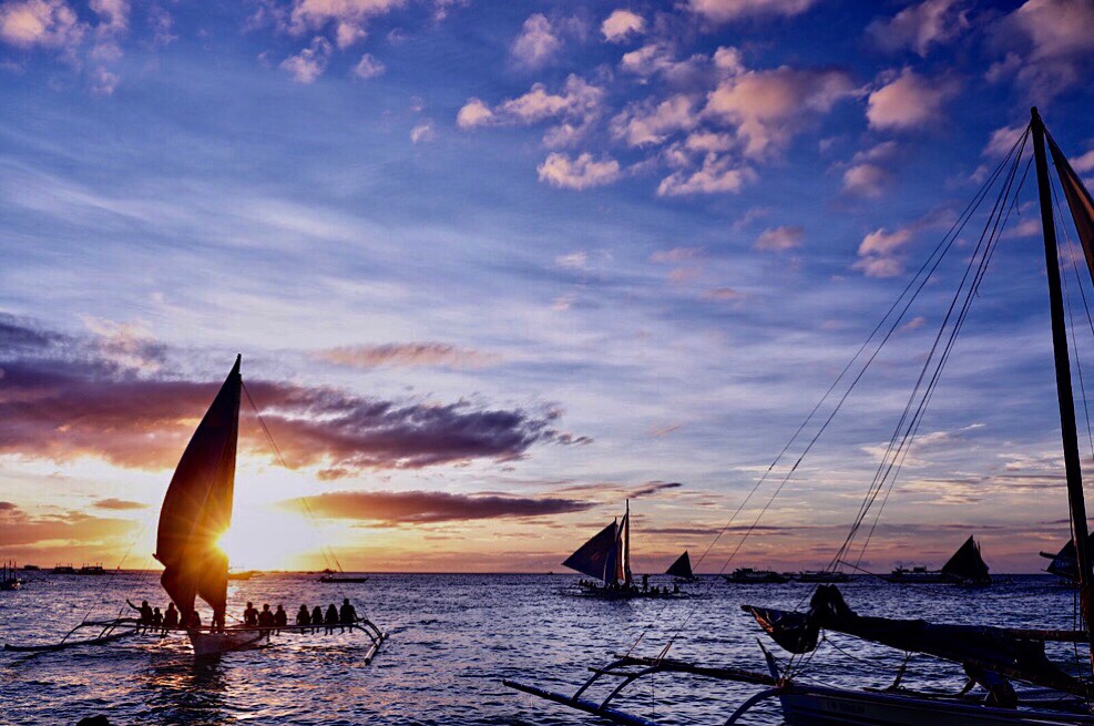 菲律宾长滩岛白沙滩风帆日落