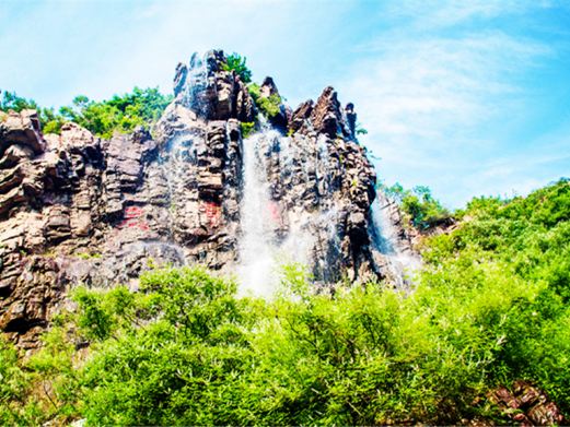 万安山七彩大峡谷