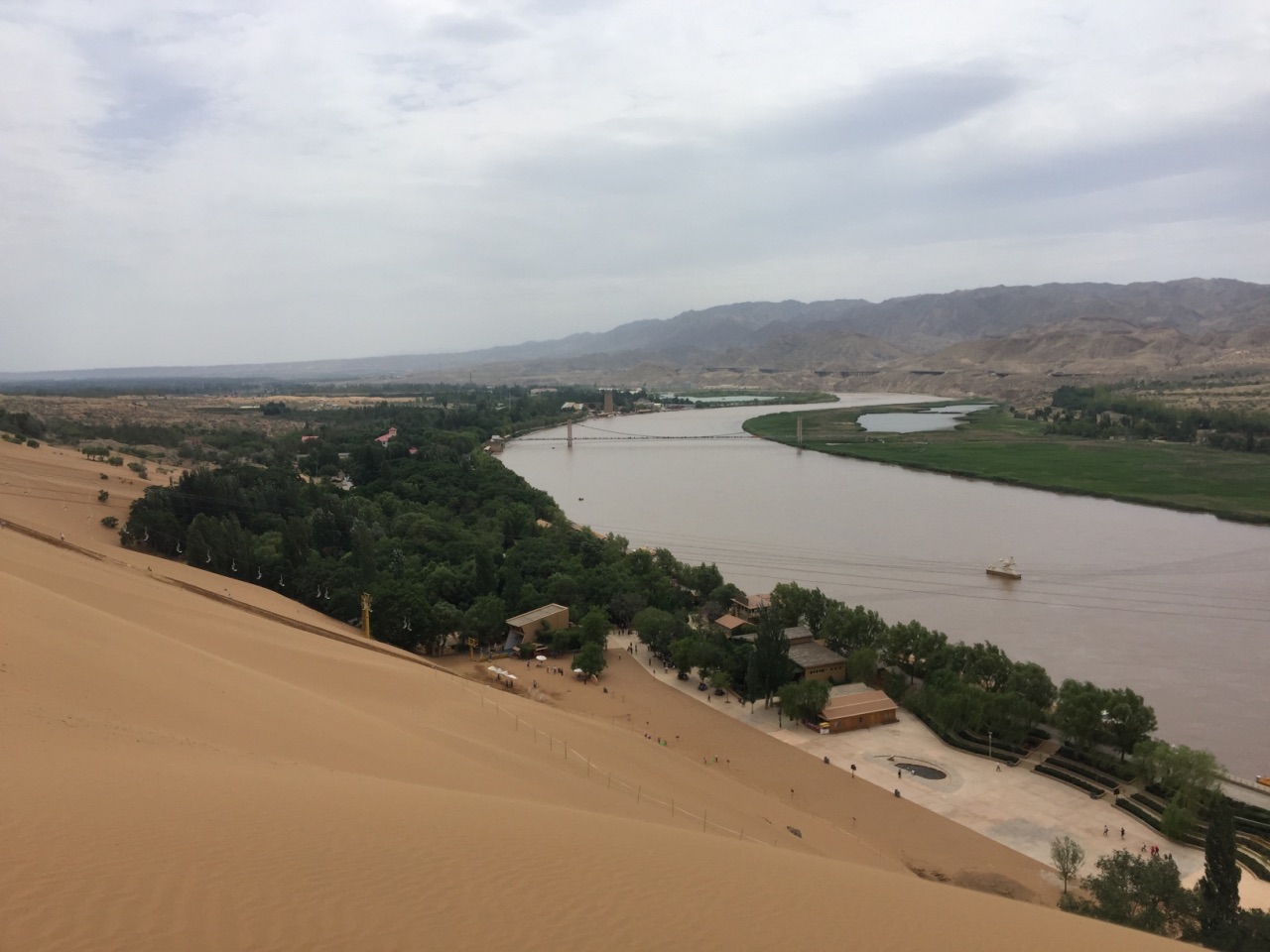 黄河与大漠的完美融合