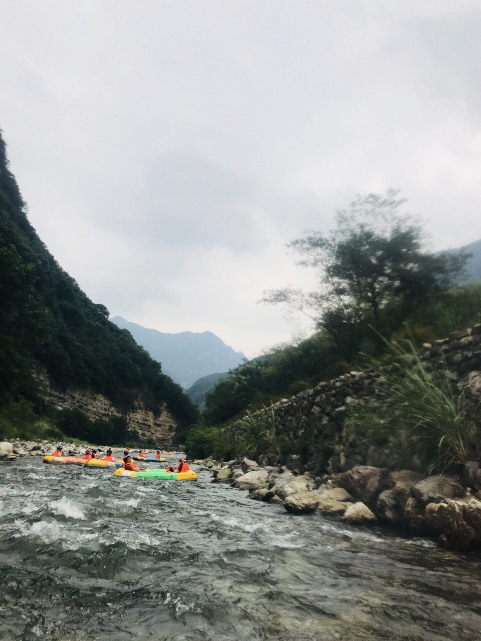 宜昌朝天吼漂流景区