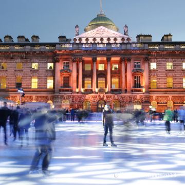 英国8日7晚拼小团