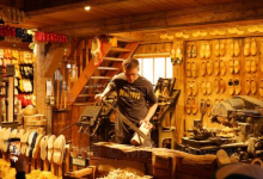 哈勒姆旅游图片-荷兰阿姆斯特丹桑斯安斯风车村+哈勒姆+沃伦丹+马尔肯一日游