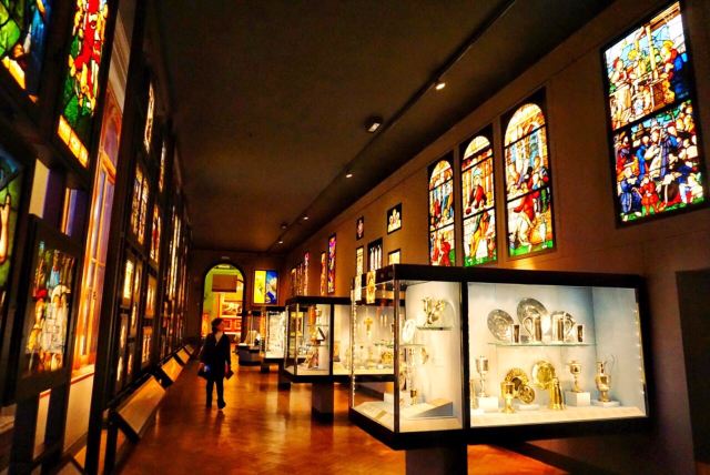 Victoria and Albert Museum