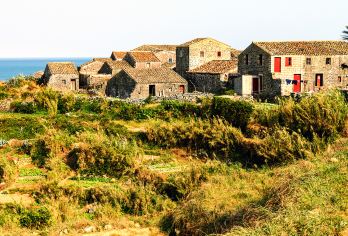 福建福州平潭岛一日游【包车游行程随心配 深度纯玩】【小众秘境游：首创4+2玩法，探秘大漠丹霞沙地，小冰岛镜沙，南北线通玩】
