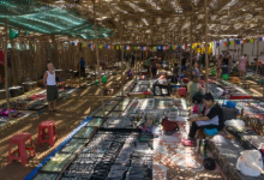 安朱纳跳蚤市场购物图片