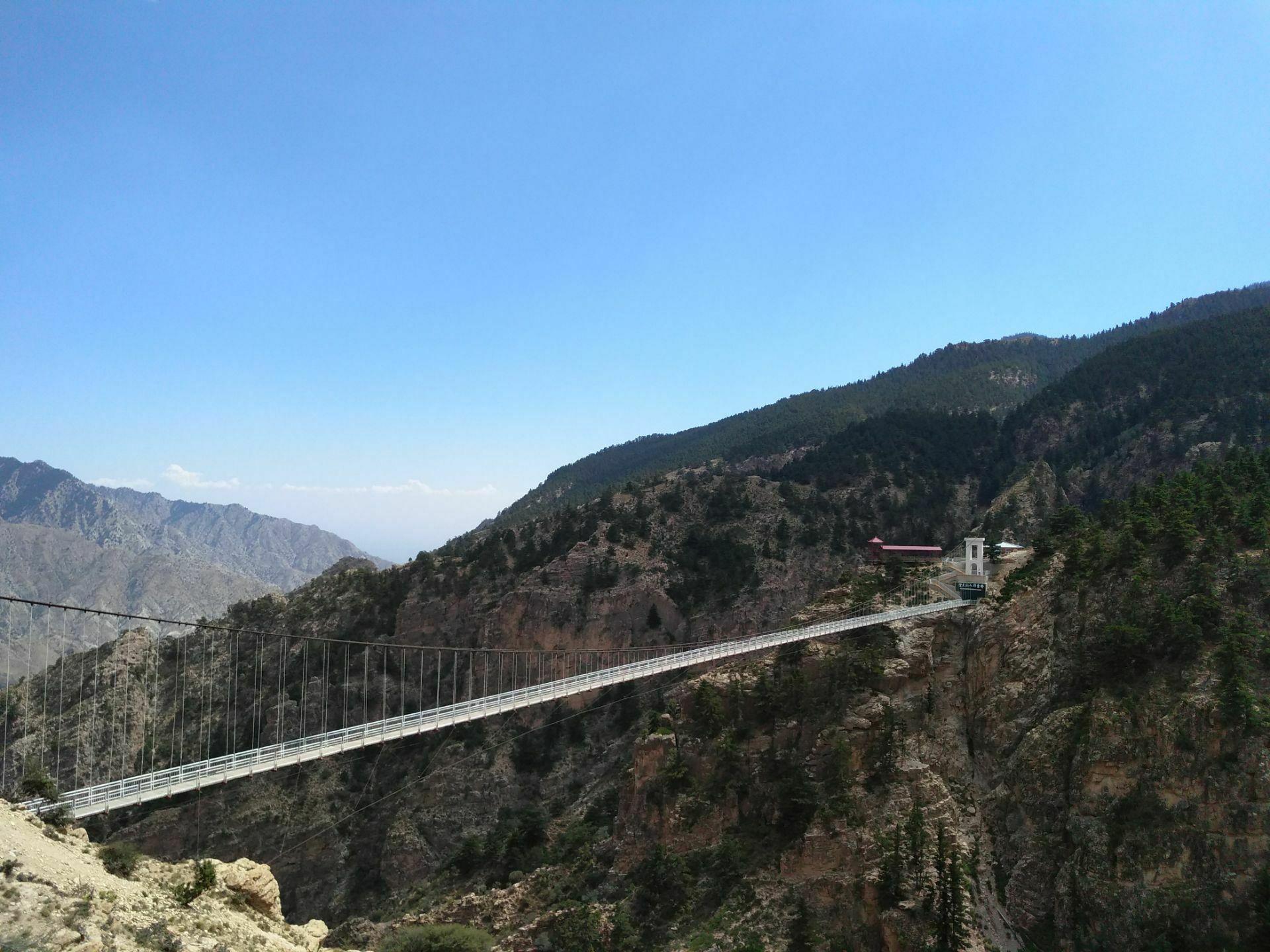 贺兰山人行索桥