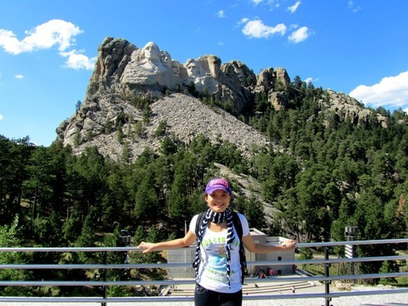 南德科达州最著名的景点是总统山，Mount Rushmore，是美国人一生中必来的景点之一。公园内有
