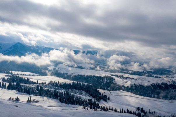比东北还美的雪景，不在内蒙在新疆，日落星空轮番上阵