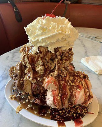 Fentons Creamery and Restaurant餐厅图片