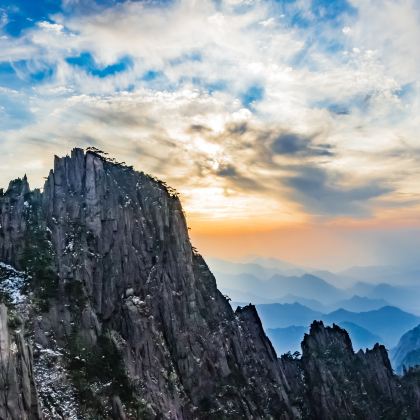 黄山+婺源篁岭景区+望仙谷+西递+宏村景区+新安江山水画廊+徽州古城+景德镇+瑶里+庐山12日11晚跟团游