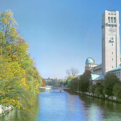 德国慕尼黑德意志博物馆+圣母教堂+布兰德霍斯特博物馆+慕尼黑奥林匹克公园+宝马博物馆一日游