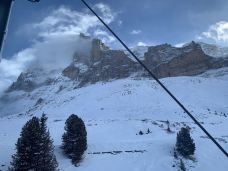 雪朗峰-劳特布龙嫩-诗意情节