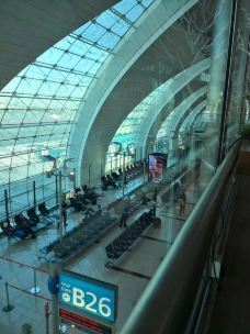 迪拜国际机场T3航站楼A出发区（综合购物区店）-迪拜-北京猎豹