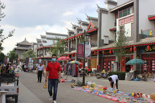 在易县燕都古城逛夜市(上)