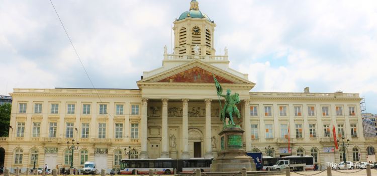 Royal Square Travel Guidebook Must Visit Attractions In