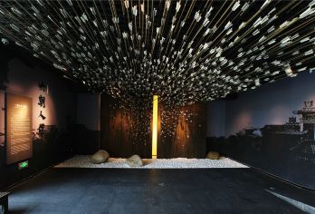 【精致私家团】六朝博物馆2小时资深导游人工讲解+高清耳麦【[精品小团]精品小团，拼团的价格，私家团的体验！】