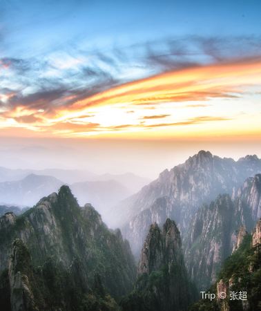 5D4N • Huangshan Scenic Area + Hongcun + Xidi: Gold-certified tour guide accompanies the group for in-depth interpretation of Huizhou history and mountain legends