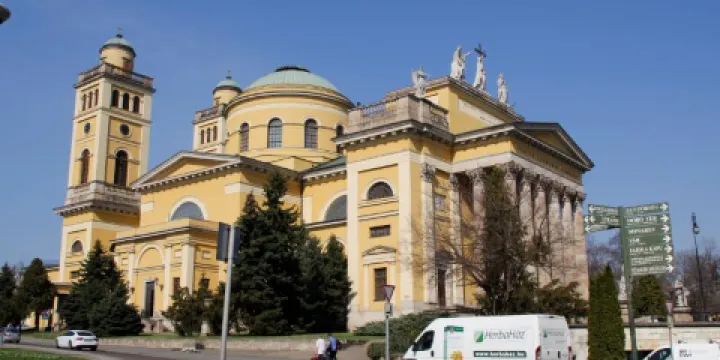 聖若望、聖彌額爾暨聖母無原罪聖殿總主教座堂