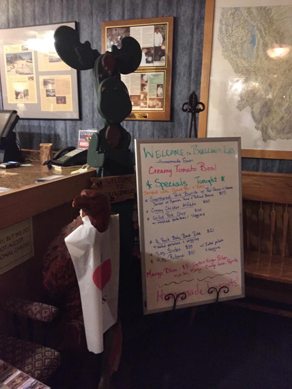 Bullwinkle's Saloon and Eatery餐厅图片