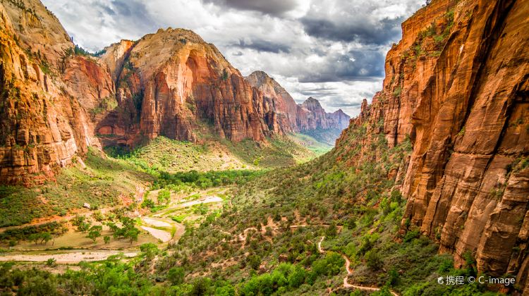 4-Day National Parks Tour from Las Vegas· Zion, Bryce, Canyonlands, Arches, Grand Canyon National Park with Antelope Canyon