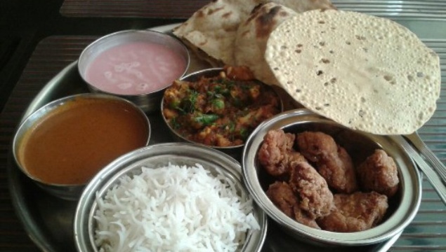 Prithika Hotel Restaurant餐厅图片