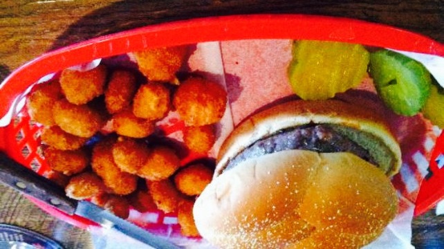 Sunset Lanes and Hall餐厅图片