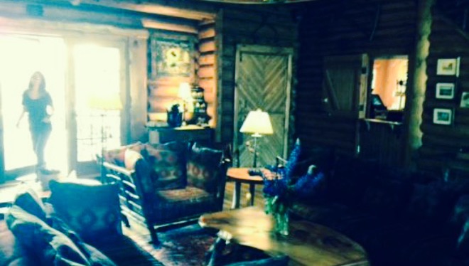 Loon Lodge Inn餐厅图片