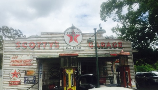 The Barn and Scotty's Garage餐厅图片