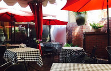 Toni's Courtyard Cafe餐厅图片