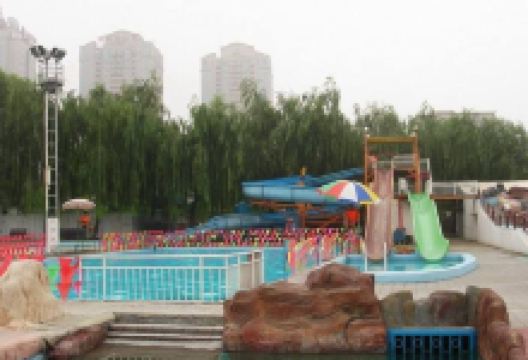 阿勒泰市塘巴湖水上乐园景点图片