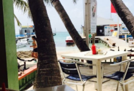 Lily's Treasure Chest美食图片